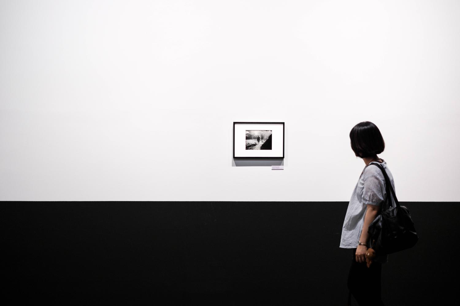A visitor at the Photography Seoul Museum of Art.