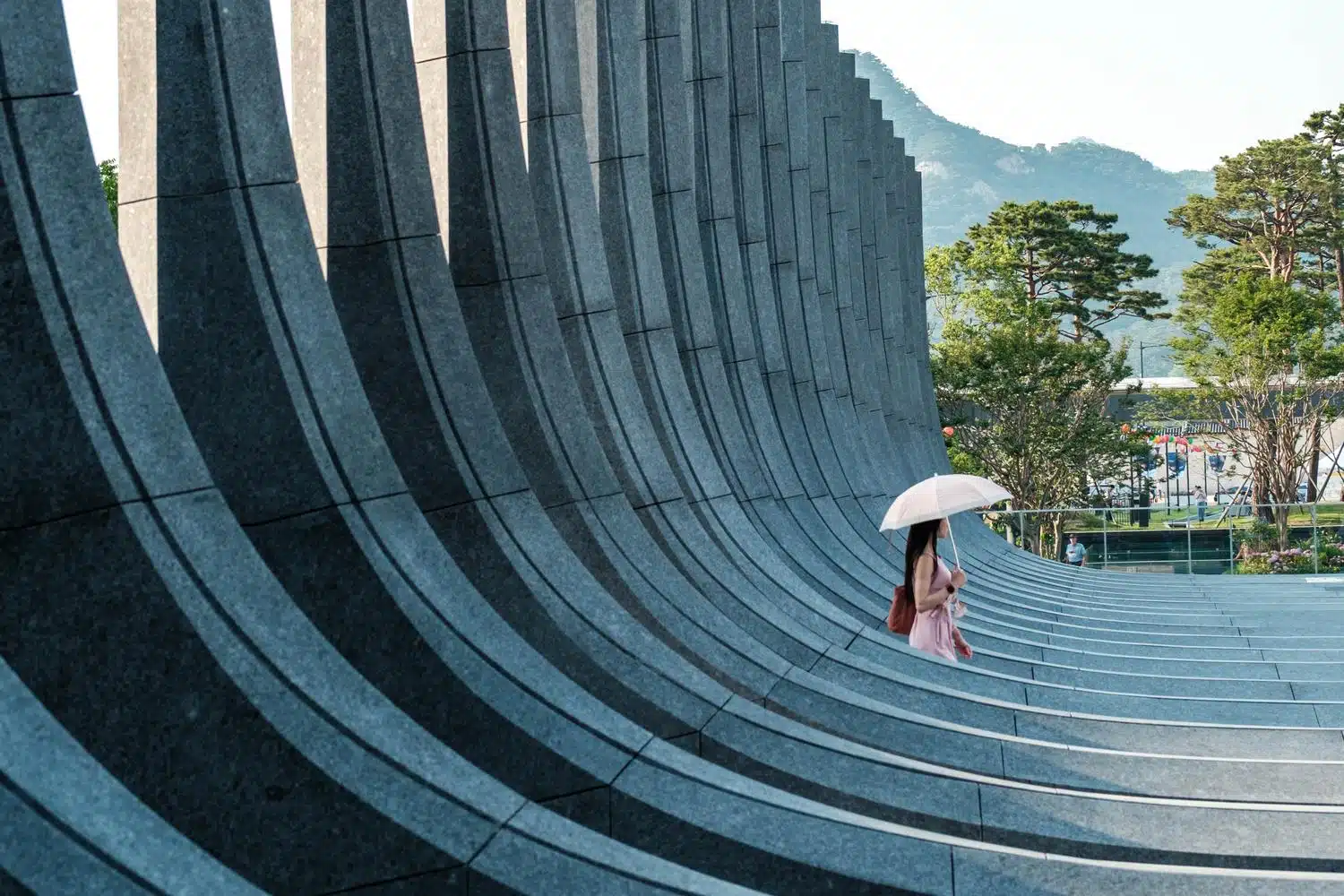 garden-of-gratitude-seoul Garden of Gratitude, an installation honoring the 23 countries that fought on the South side during the Korean War, on Seoul's Gwanghwamun square.