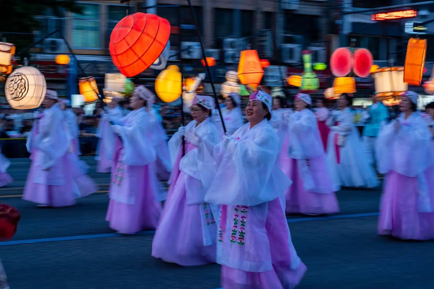 seoul-lotus-lantern-festival-2026-7 Lotus Lantern Festival parade in Seoul at night.